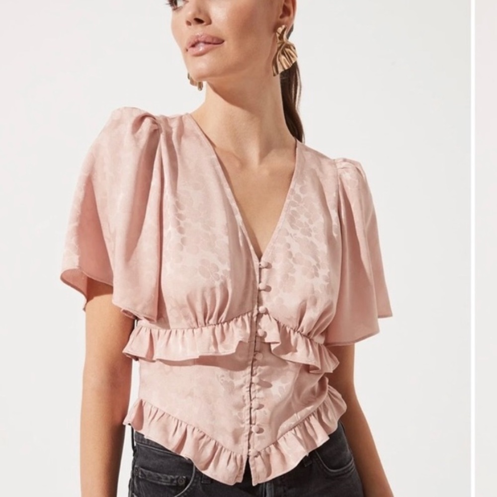 ASTR The Label Ruffle Hem Top Size XL